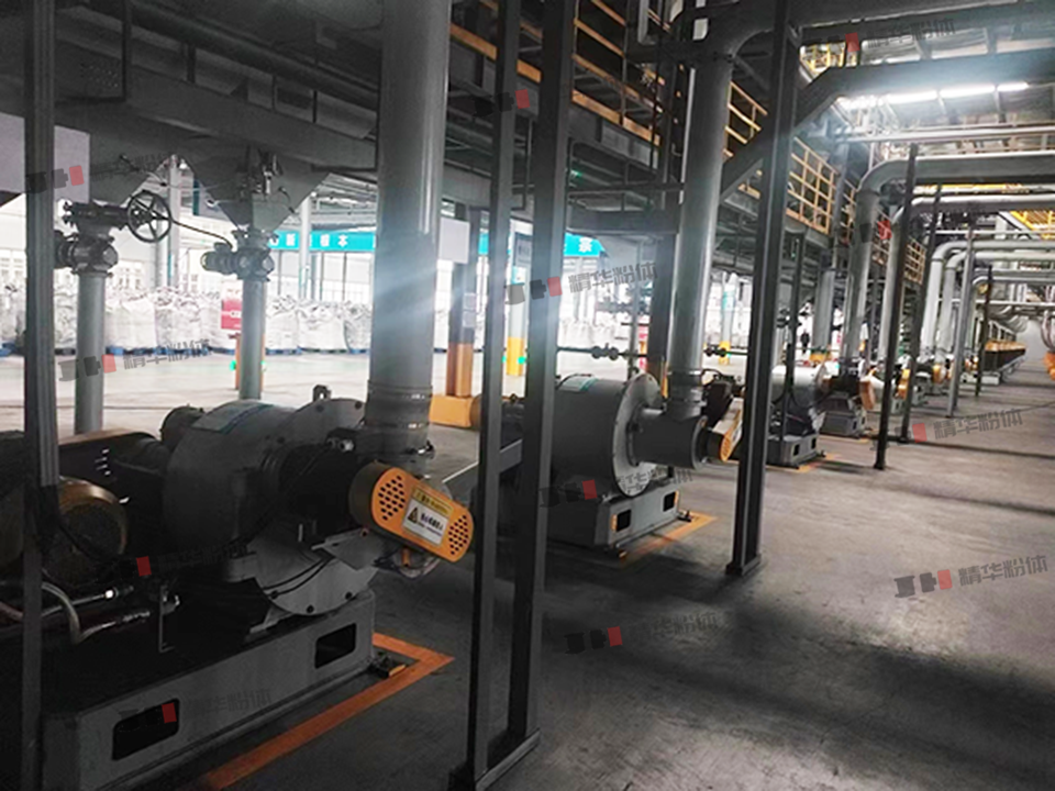 瀝青氣流粉碎機(jī)--四川某生產(chǎn)現(xiàn)場(chǎng)